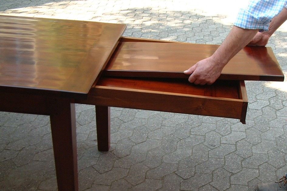 Ausziehtisch nach Maß mit versenkbarer Platte