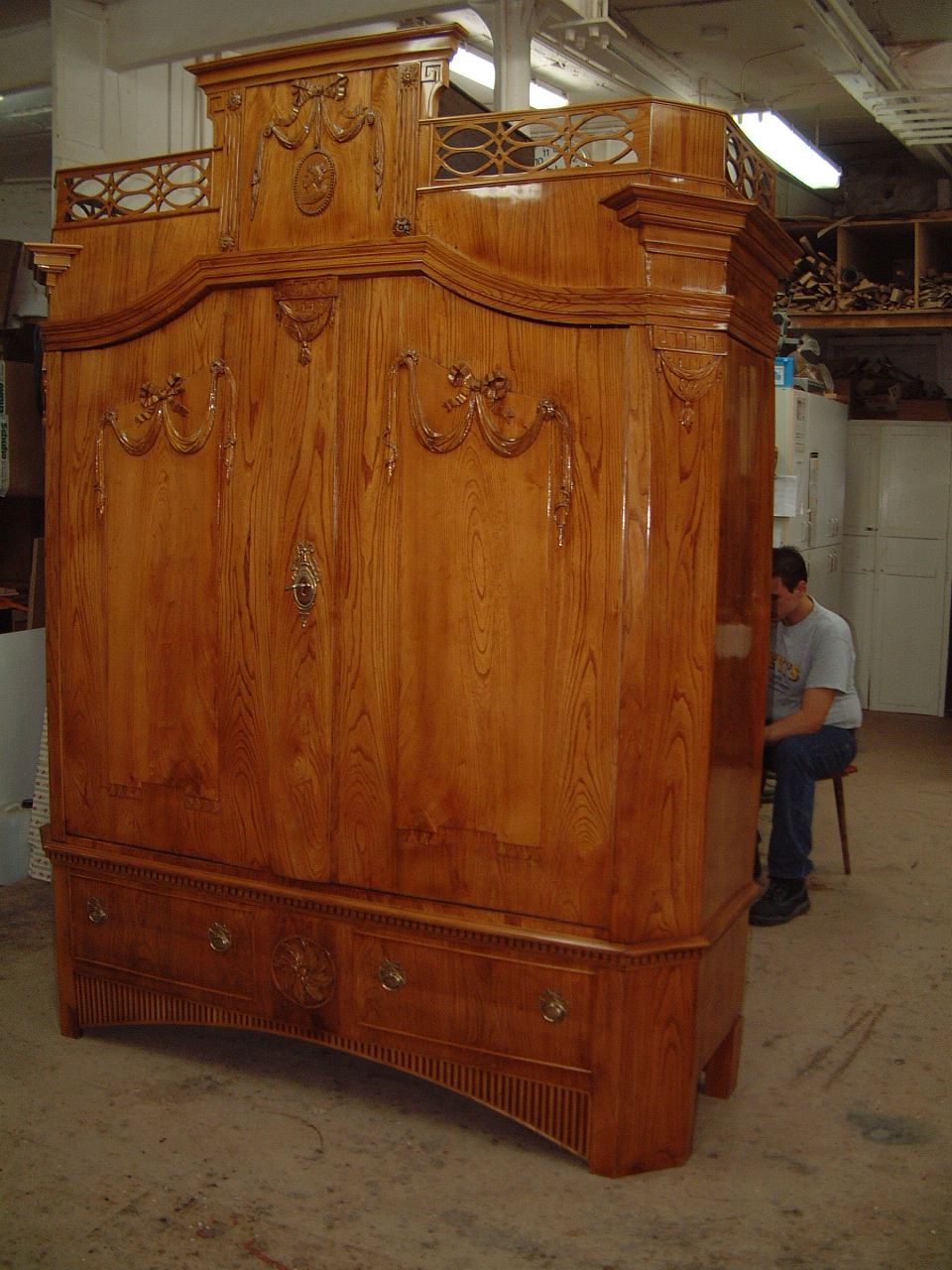 Restaurierter Empireschrank