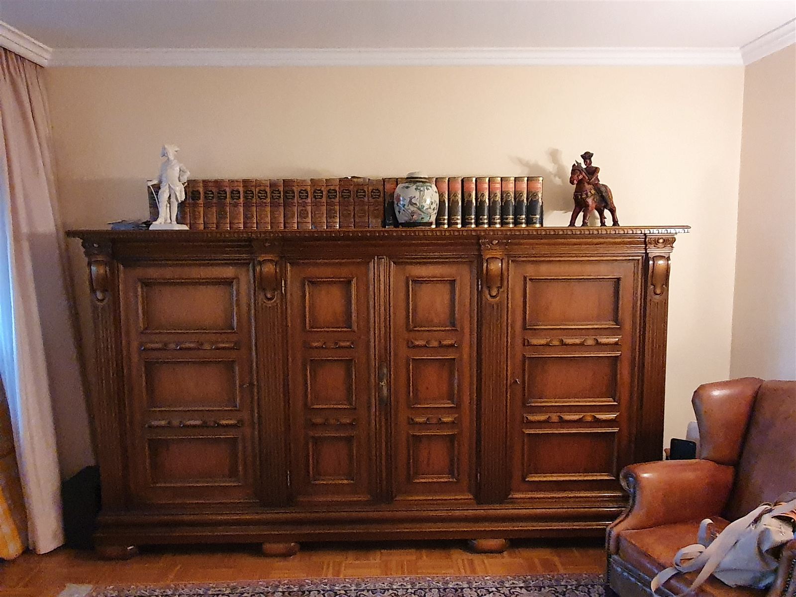 Hochschrank vor der Modernisierung