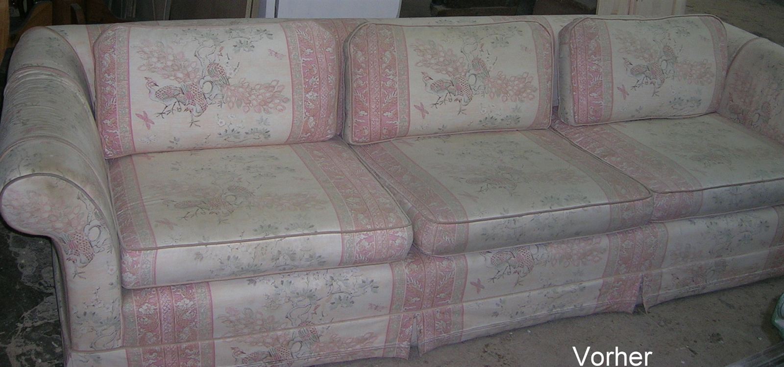 Sofa vor dem Neubezug